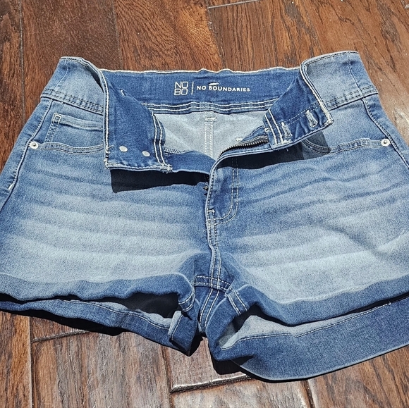 No Boundaries Juniors Jeans Shorts Size 13 - Picture 2 of 5